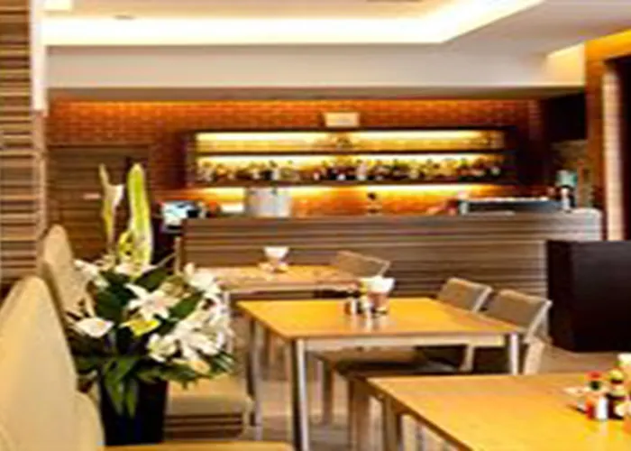 酒店 王朝格兰德酒店（原王朝格兰德旅馆）